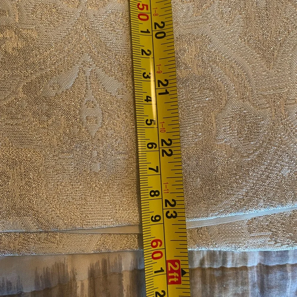 EUC Ann Taylor metallic jacquard skirt. - Picture 4 of 6